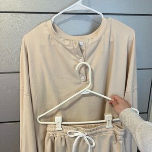 Tan sleep/lounge set